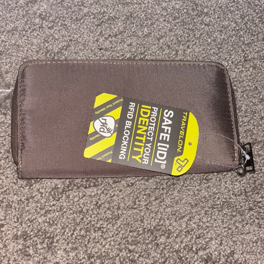 Travelon Turquoise and Brown RFID Wallet